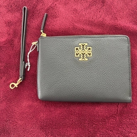 TORY BURCH• BRITTEN LARGE‎ ZIP POUCH WRISTLET - Picture 3 of 12